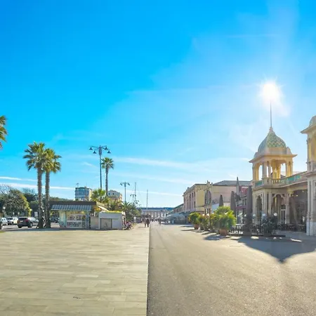 Nyaraló La Casina Giramondo Di Ele Viareggio