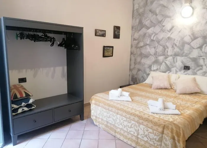 La Casina Giramondo Di Ele Viareggio