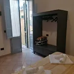 La Casina Giramondo Di Ele Viareggio