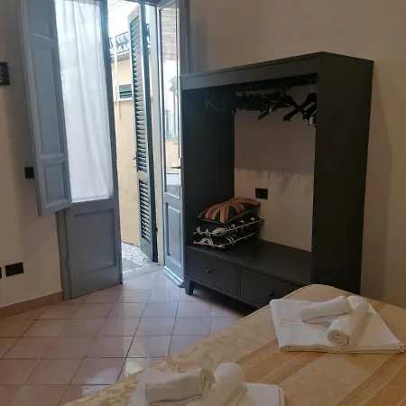 La Casina Giramondo Di Ele فياريجيو