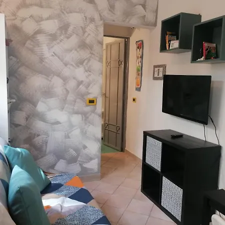 بيت للعطل La Casina Giramondo Di Ele فياريجيو