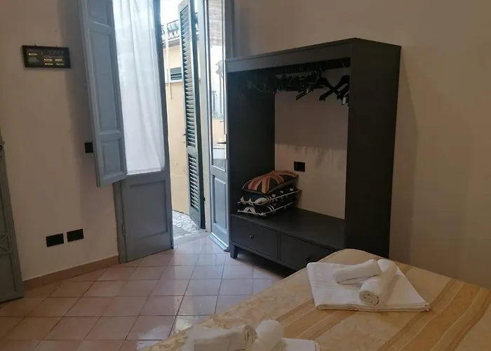 La Casina Giramondo Di Ele В'яреджо