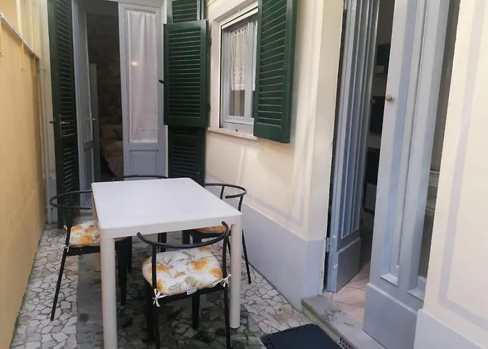 La Casina Giramondo Di Ele В'яреджо